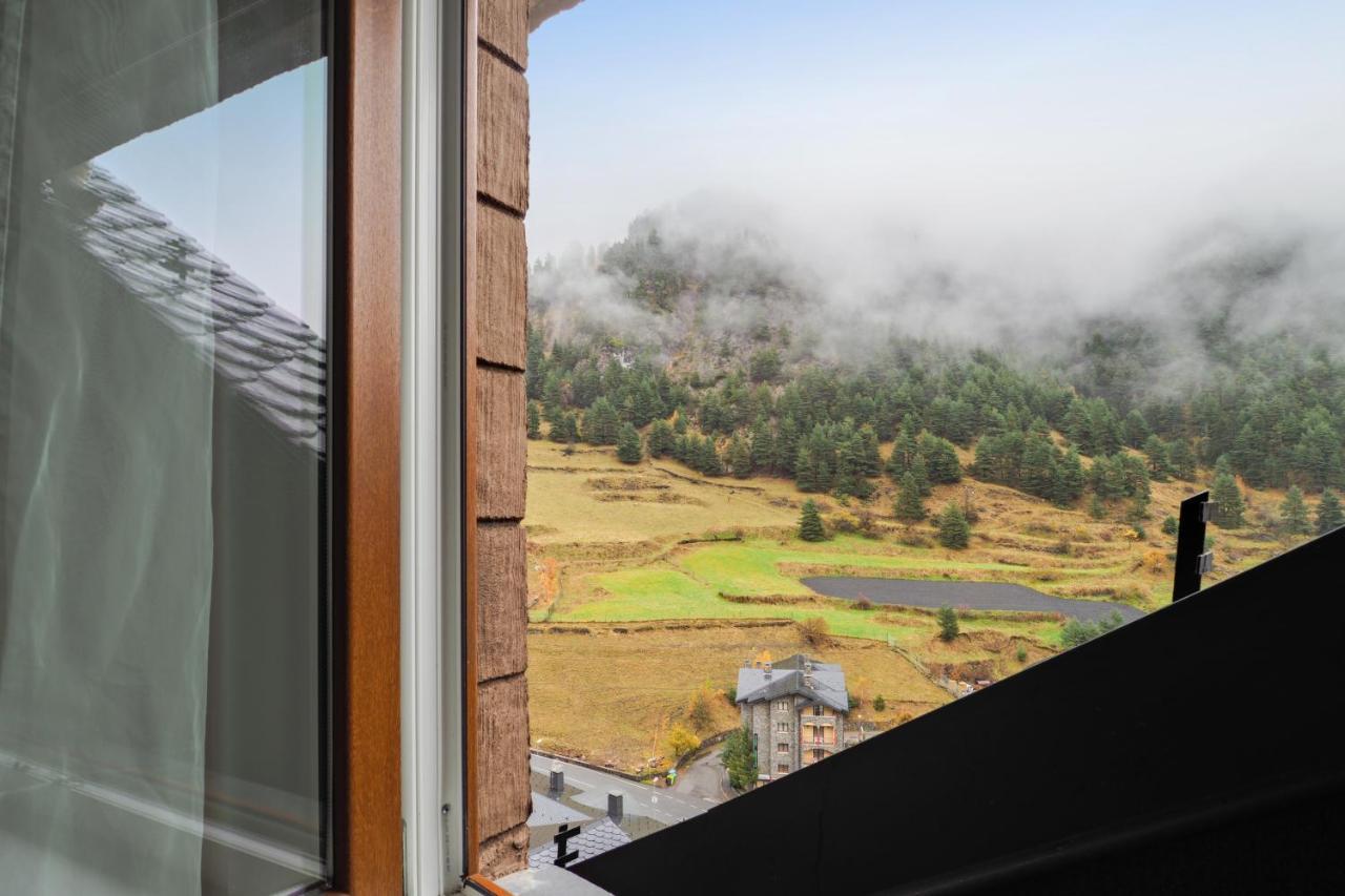 Comfortable Studio With Mountain View In Arinsal 40 M² + Ski Storage Buitenkant foto