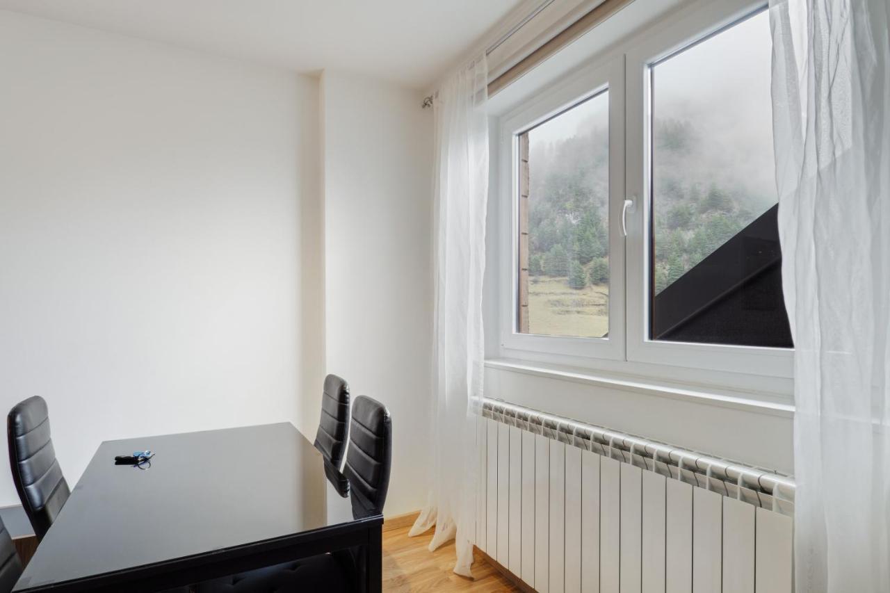 Comfortable Studio With Mountain View In Arinsal 40 M² + Ski Storage Buitenkant foto