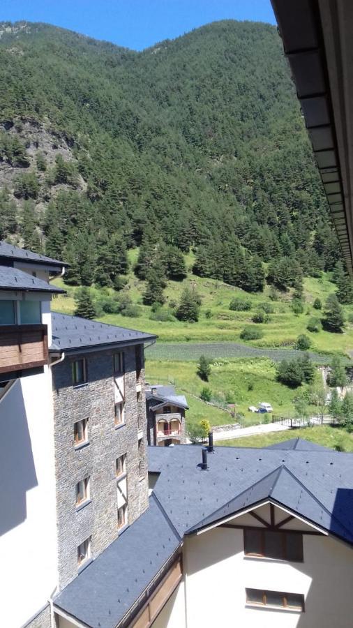 Comfortable Studio With Mountain View In Arinsal 40 M² + Ski Storage Buitenkant foto