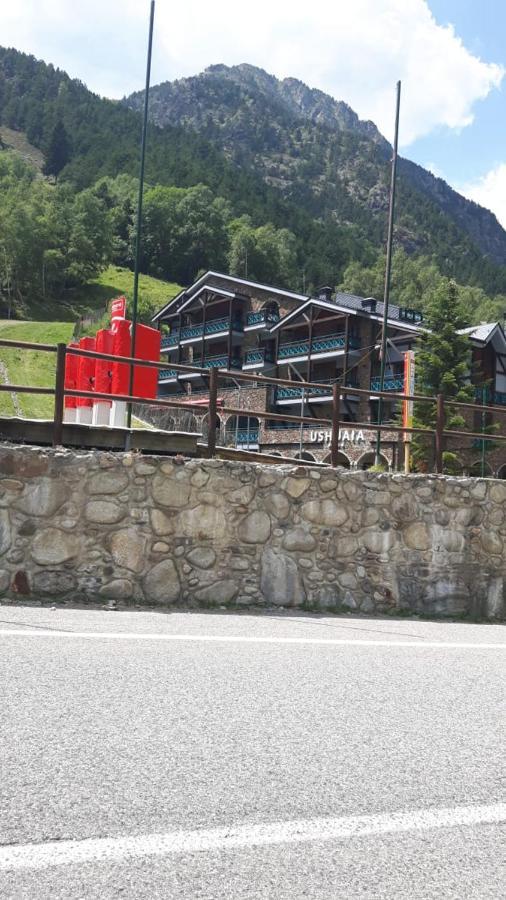 Comfortable Studio With Mountain View In Arinsal 40 M² + Ski Storage Buitenkant foto