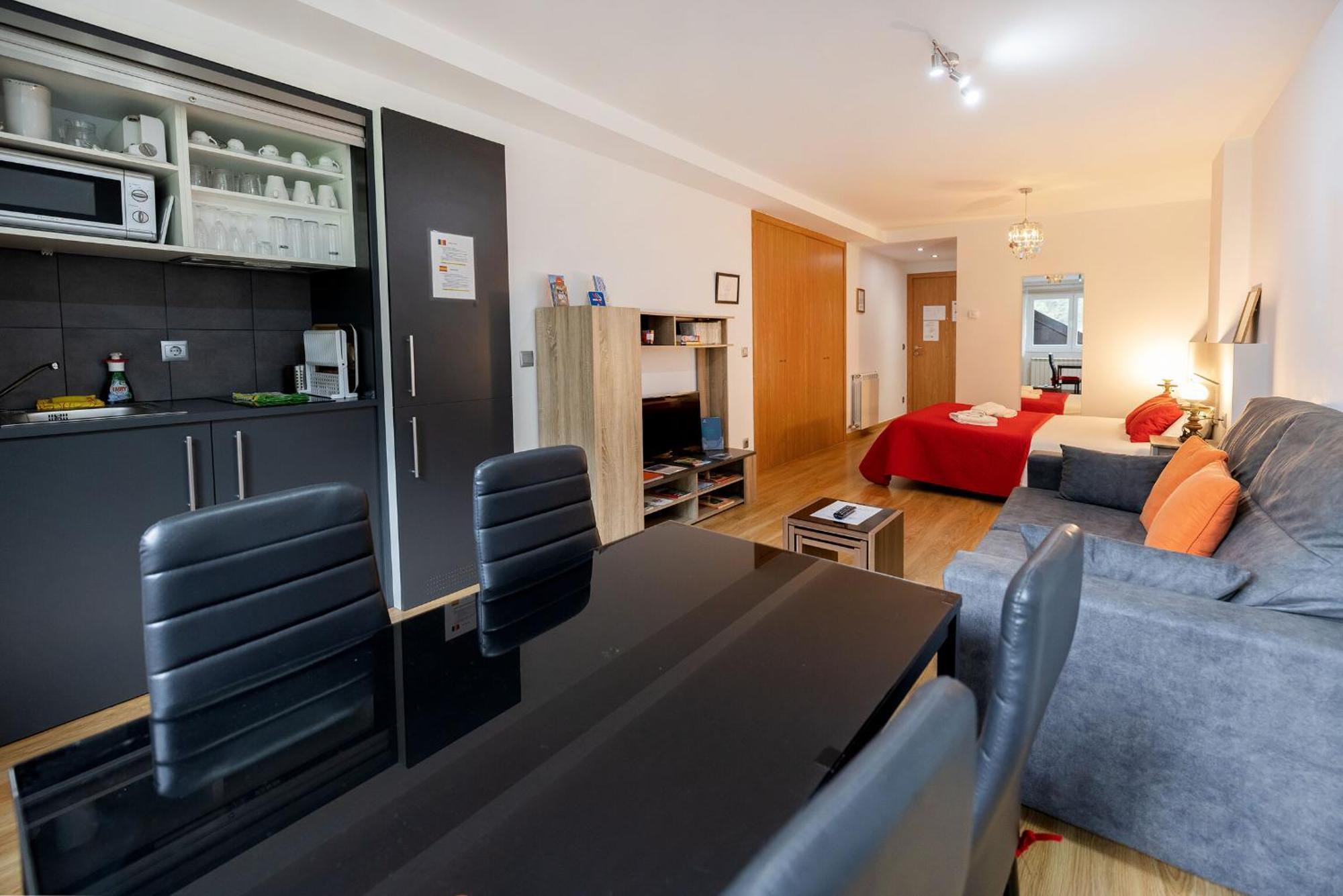 Comfortable Studio With Mountain View In Arinsal 40 M² + Ski Storage Buitenkant foto